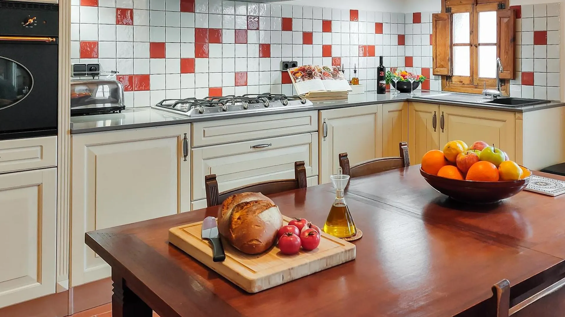 Holiday home Les Voltes III - Stunning 5Bd Home With Panoramic Views In Hilltop Wine Village Barbara Spain